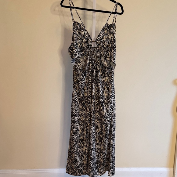 Zenobia Dresses & Skirts - Zenobia Stylish Zebra Print Dress